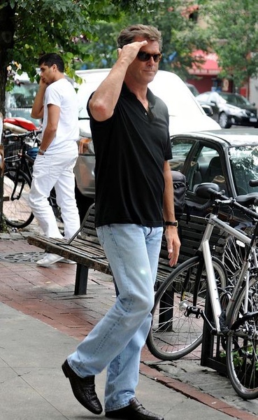 20090711~15-Rob filming Remember Me 