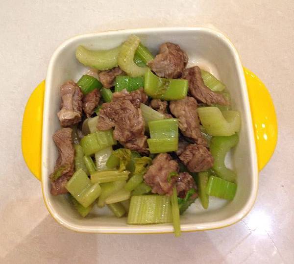芹菜炒牛肉