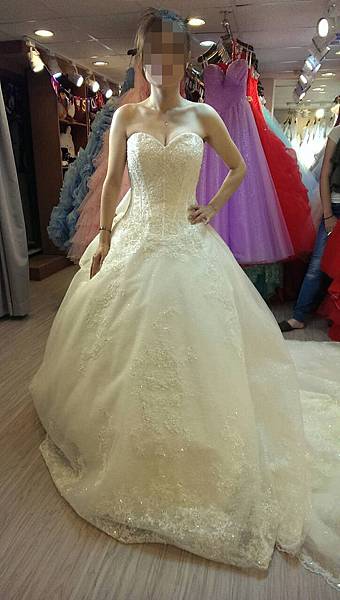 推薦1+1手工婚紗(單租禮服)