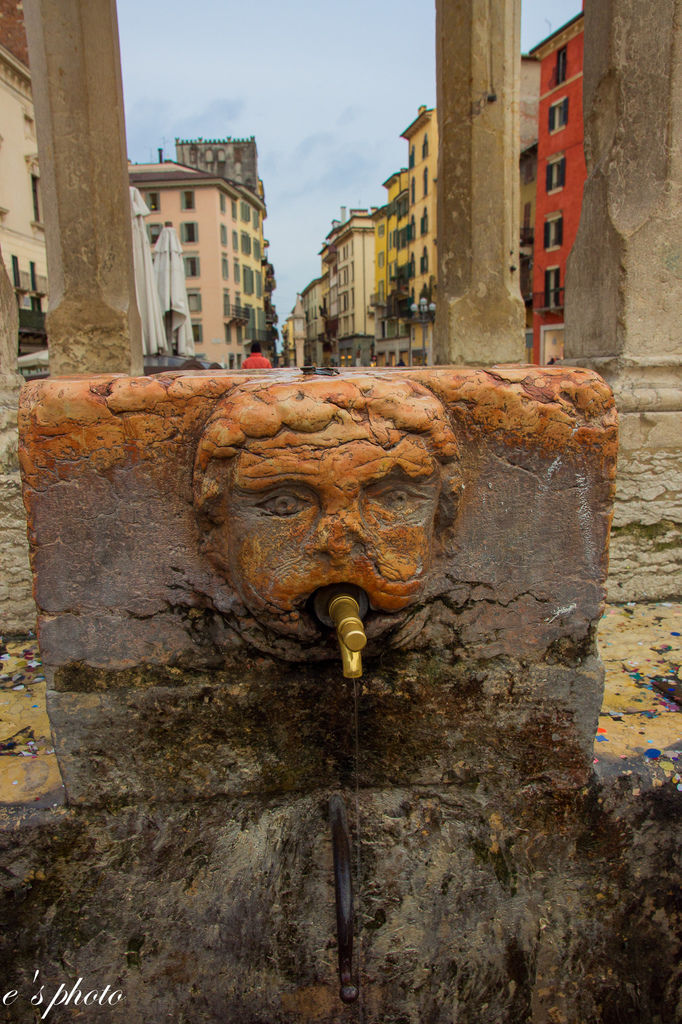 維洛納-百草廣場 維洛納-百草廣場