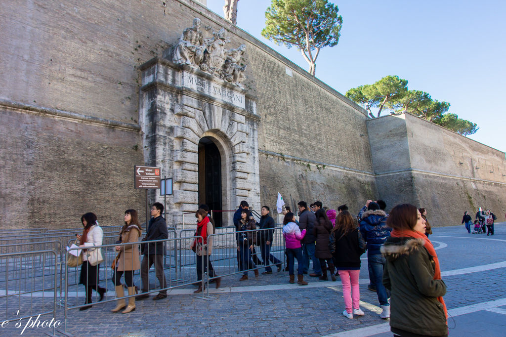 『蜜月旅行』加利利 義大利11日 羅馬(Roma) Sofitel 早餐+梵諦崗(Vaticano)導覽(一) 松果廣場