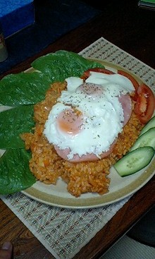 ナシゴレンに似た料理.jpg ナシゴレンに似た料理.jpg