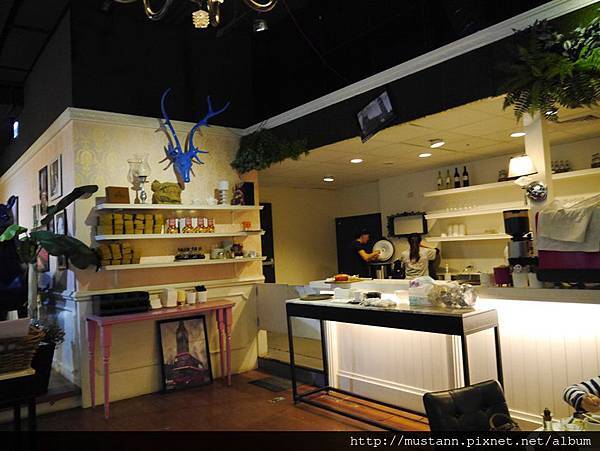 N_1360679.JPG N_1360679.JPG