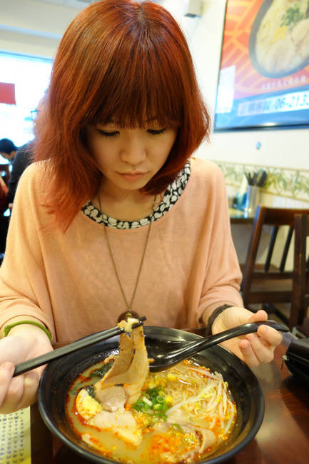 台南食記『九州豚骨拉麵』超平價的濃郁好滋味,吃的到真材實料 @ :: 痞客邦 ::