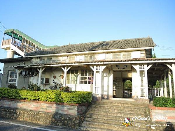 新埔車站：【苗栗】日式風味最靠海的木造站房❤新埔火車站