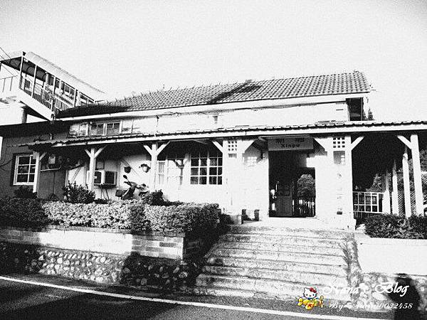 新埔車站：【苗栗】日式風味最靠海的木造站房❤新埔火車站