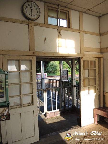 新埔車站：【苗栗】日式風味最靠海的木造站房❤新埔火車站