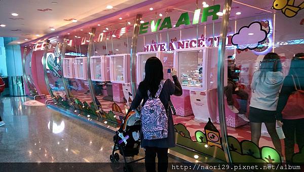 [旅遊] 長榮航空-HELLO KITTY彩繪機 (含寶寶機上用品分享)