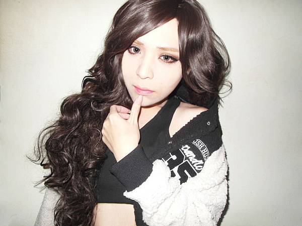 *兔兔專欄* 成熟系偽混血彩妝