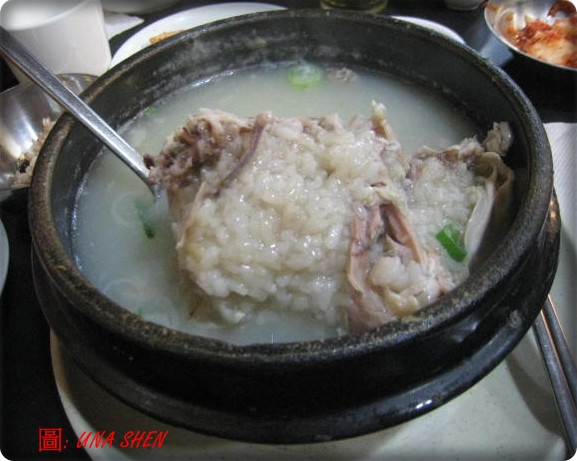 明洞百濟蔘雞湯 明洞百濟蔘雞湯