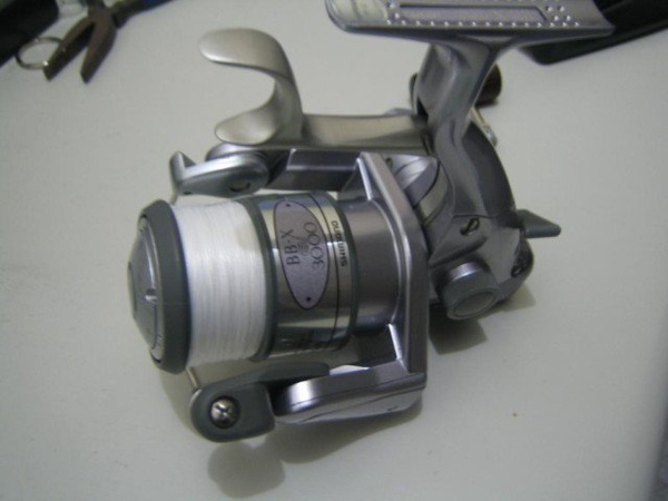 Shimano BB-X EV 3000 型紡車式捲線器。