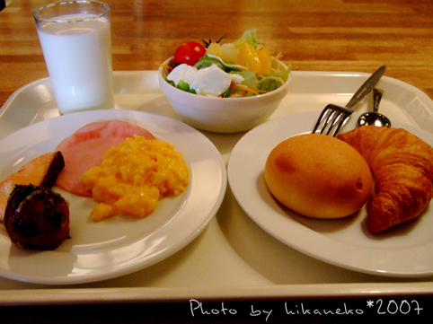 2007_11300116今天的早餐,第一天出遠門吃得很豐盛~.JPG 2007_11300116今天的早餐,第一天出遠門吃得很豐盛~.JPG