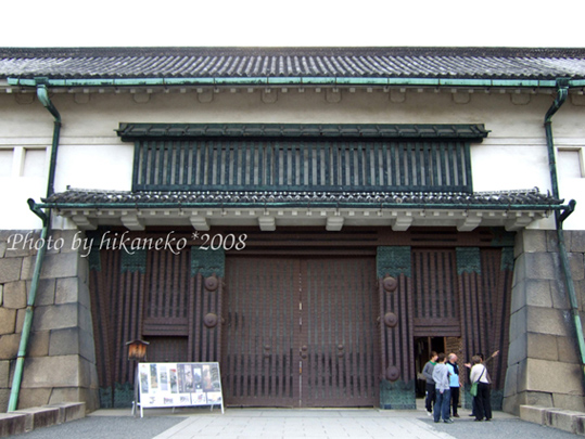 DSCF5189_4點以後,東大守門會關起來,留側門供遊客離開。.jpg DSCF5189_4點以後,東大守門會關起來,留側門供遊客離開。.jpg