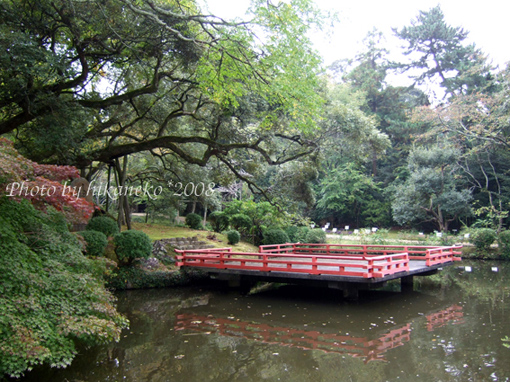 DSCF5810春日大社‧神苑裡的浮舞台2.jpg DSCF5810春日大社‧神苑裡的浮舞台2.jpg