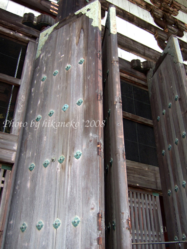 DSCF5861_東大寺‧數百公斤重的門.jpg