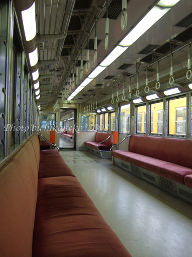 DSCF6658_一畑電車的車廂,據說最近營運的不是很理想,希望它能努力撐過去,畢竟是這邊的特色電車!.jpg DSCF6658_一畑電車的車廂,據說最近營運的不是很理想,希望它能努力撐過去,畢竟是這邊的特色電車!.jpg