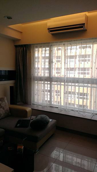 客廳沙.jpg 客廳沙.jpg