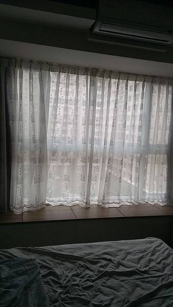 主臥窗簾.jpg 主臥窗簾.jpg