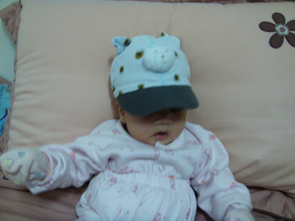 媽咪你蓋住我眼睛啦!我看不到_