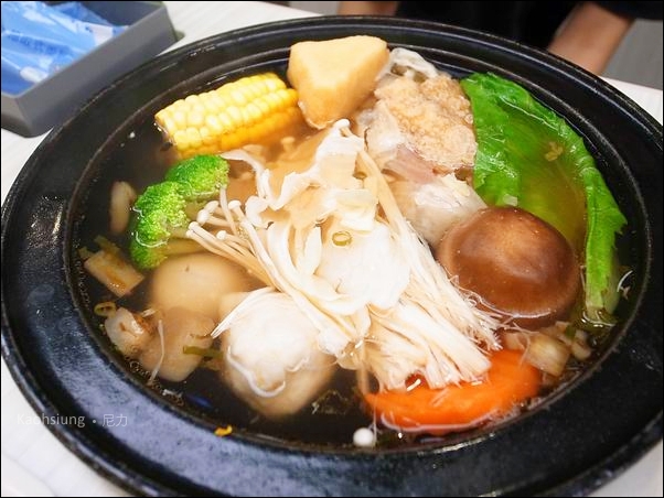 吃-南華商圈。8品鮮奶紅豆餅之爆漿餡料紅豆餅