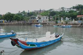 戒克船(按:戎克船早於1930年代已無法駛入「內港」)直接卸 戒克船(按:戎克船早於1930年代已無法駛入「內港」)直接卸