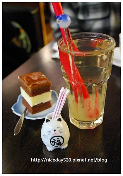 小魔女網聚》2011.12.07 米蘭咖啡 小魔女網聚》2011.12.07 米蘭咖啡