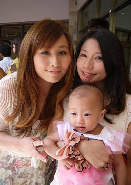 314280_2382246691548_994761665_n