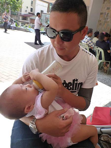 419312_505573552787697_1477419785_n