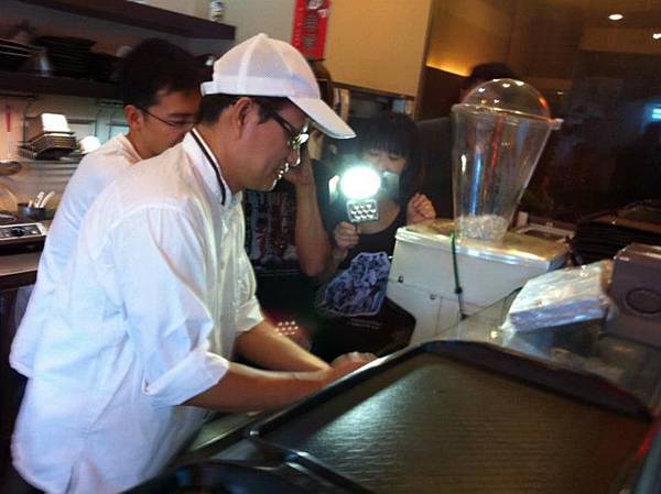 311493_10150293910561372_1471883657_n