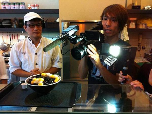 人氣NO.1的【鮮芋仙招牌】就完成啦！