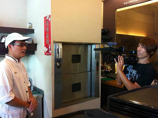 店長似乎很緊張呢！不過講的很好喔