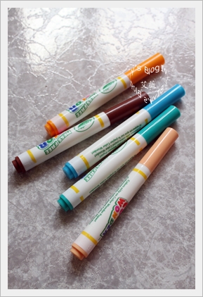 Crayola Mess-Free 神奇畫冊_4.JPG