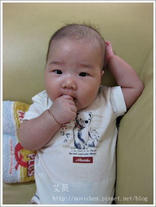 20110821[3Y5W&3M0W] 安安無辜臉_1.JPG