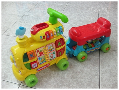 VTECH_智慧積木車1.JPG