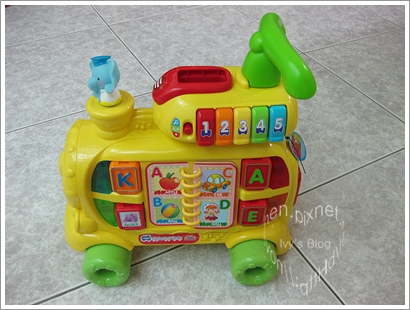 VTECH_智慧積木車11.JPG