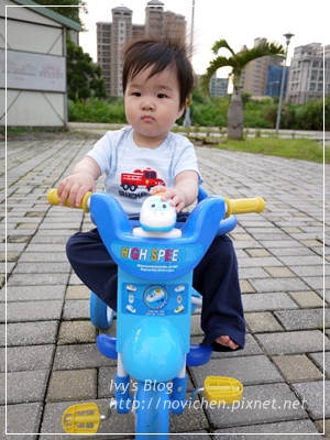 20120520[宇3Y9M4W&安1Y1W] 公園騎腳踏車_5