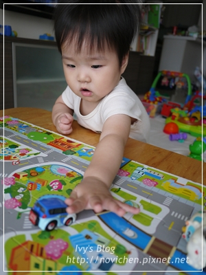 20120618[宇3Y10M4W&安1Y1M1W]  安安玩拼圖_3