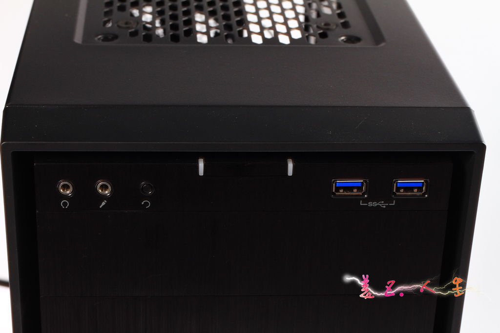 Corsair 簡約又簡單的350D中小型機殼開箱!