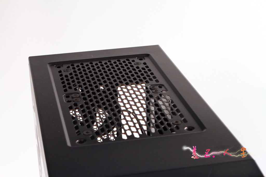 Corsair 簡約又簡單的350D中小型機殼開箱!