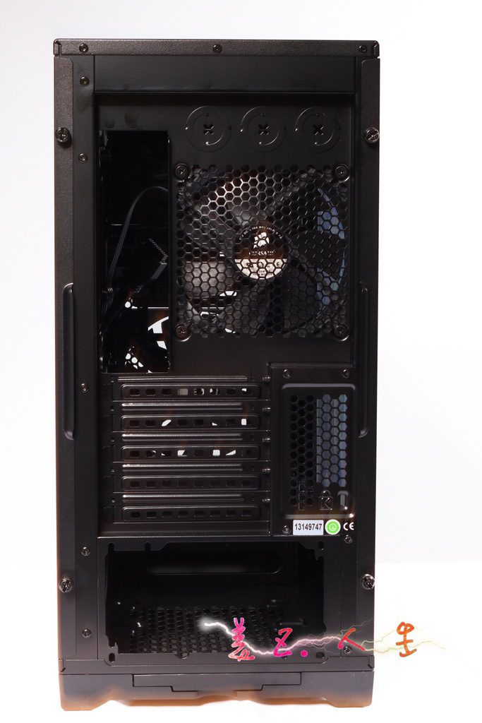 Corsair 簡約又簡單的350D中小型機殼開箱!