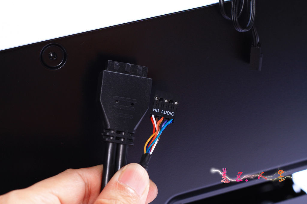 Corsair 簡約又簡單的350D中小型機殼開箱!