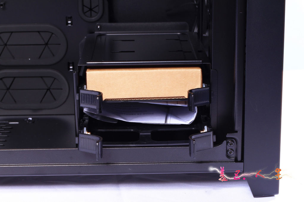 Corsair 簡約又簡單的350D中小型機殼開箱!