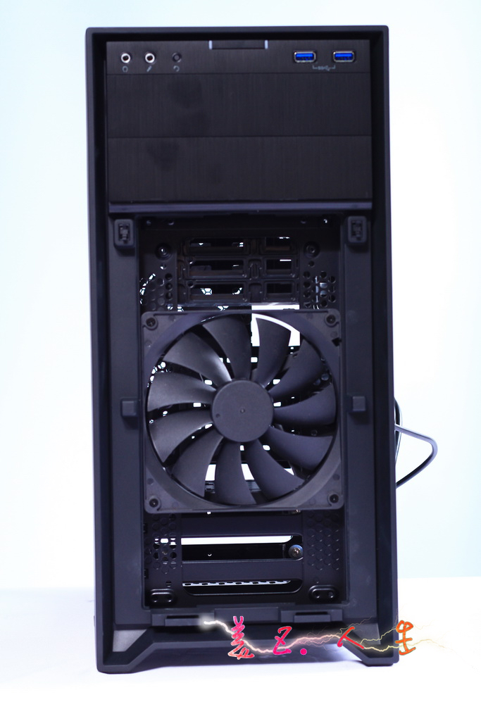 Corsair 簡約又簡單的350D中小型機殼開箱!