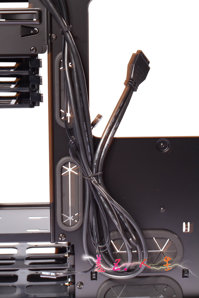 Corsair 簡約又簡單的350D中小型機殼開箱!