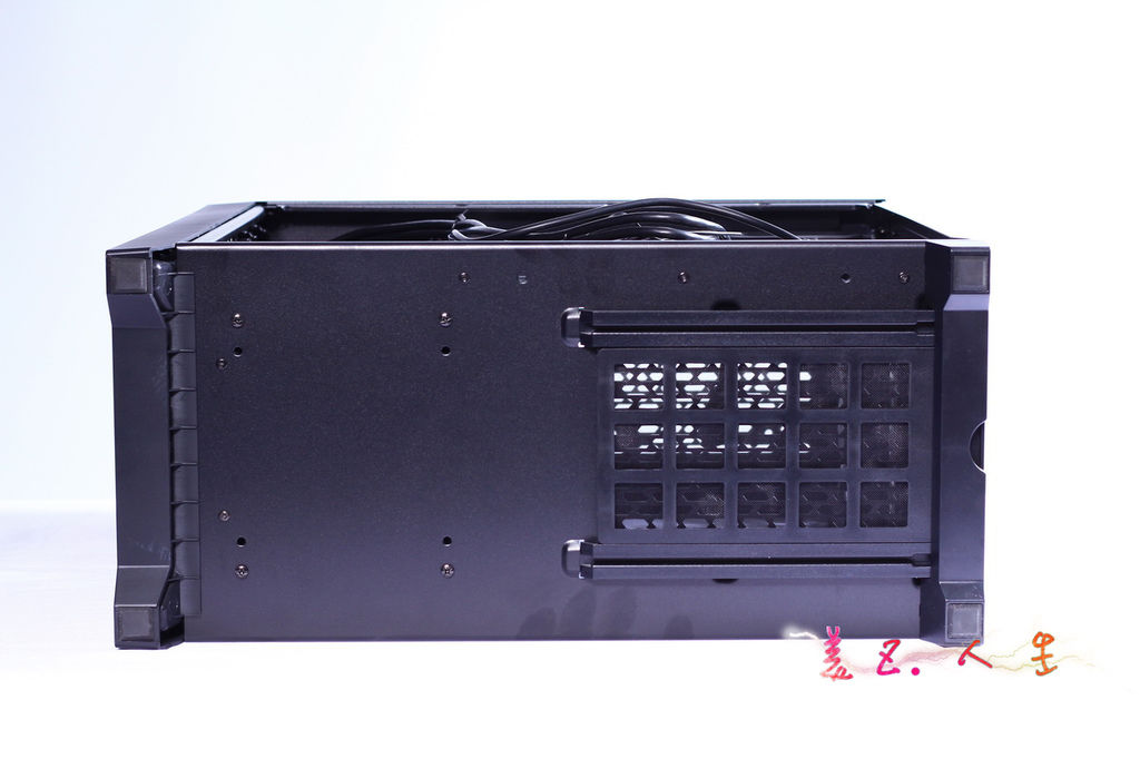 Corsair 簡約又簡單的350D中小型機殼開箱!