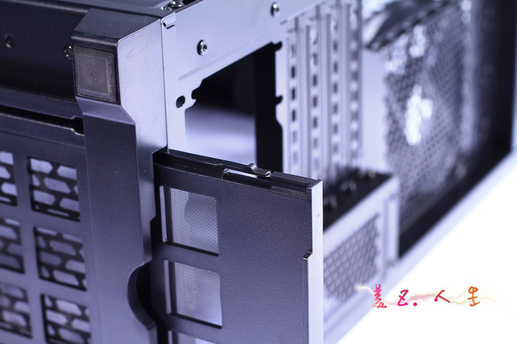 Corsair 簡約又簡單的350D中小型機殼開箱!
