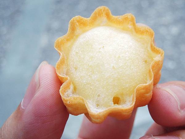 宜蘭，羅東夜市，平胸妹脆皮雞蛋糕，85分。