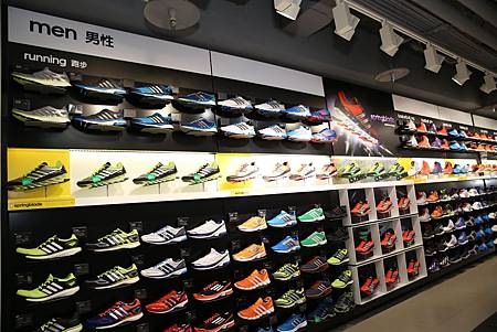adidas忠孝旗艦店 擴大營業 adidas忠孝旗艦店 擴大營業