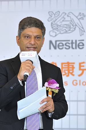 台灣雀巢總經理崔伍迪先生(Mr. Mayank Trivedi)表示「雀巢健康兒童全球計畫」在台灣推行第五年,今年更強調運動對於孩童的重要性,推出「雀巢健康兒童勁足功」。 台灣雀巢總經理崔伍迪先生(Mr. Mayank Trivedi)表示「雀巢健康兒童全球計畫」在台灣推行第五年,今年更強調運動對於孩童的重要性,推出「雀巢健康兒童勁足功」。