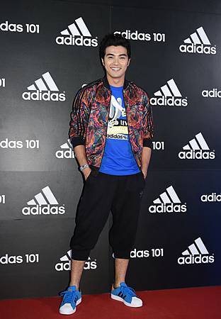 賀軍翔於adidas 101 Take on Summer Night活動現場帥氣現身 賀軍翔於adidas 101 Take on Summer Night活動現場帥氣現身